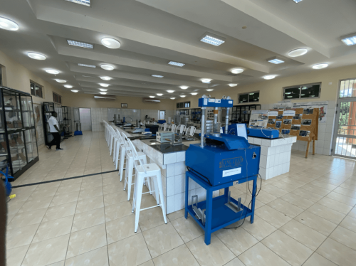 04-Laboratorio-de-Engenharias-Universidade-Wutivi