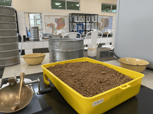 10-Laboratorio-de-Engenharias-Universidade-Wutivi